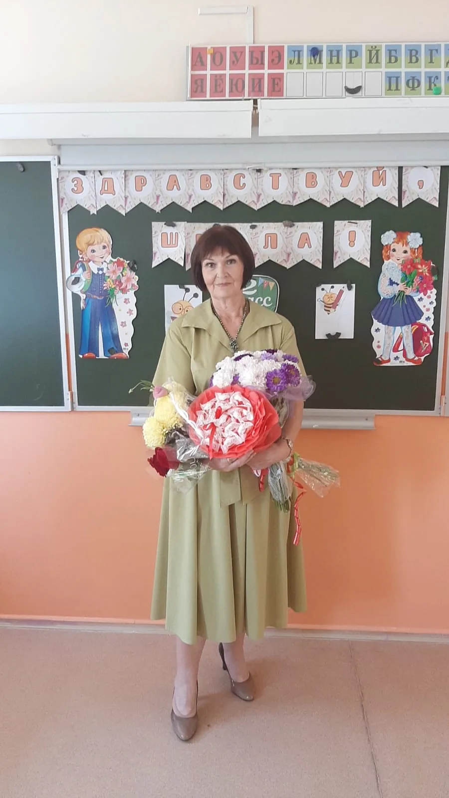 В конце июня поздравляли с днём рождения нашего замечательного учителя начальных классо...