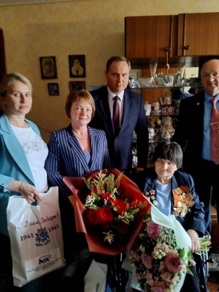 🇷🇺 18 мая — день великого мужества и почёта: 100 лет ветерану ВОВ Елене Филипповне Лищинской!

Сес