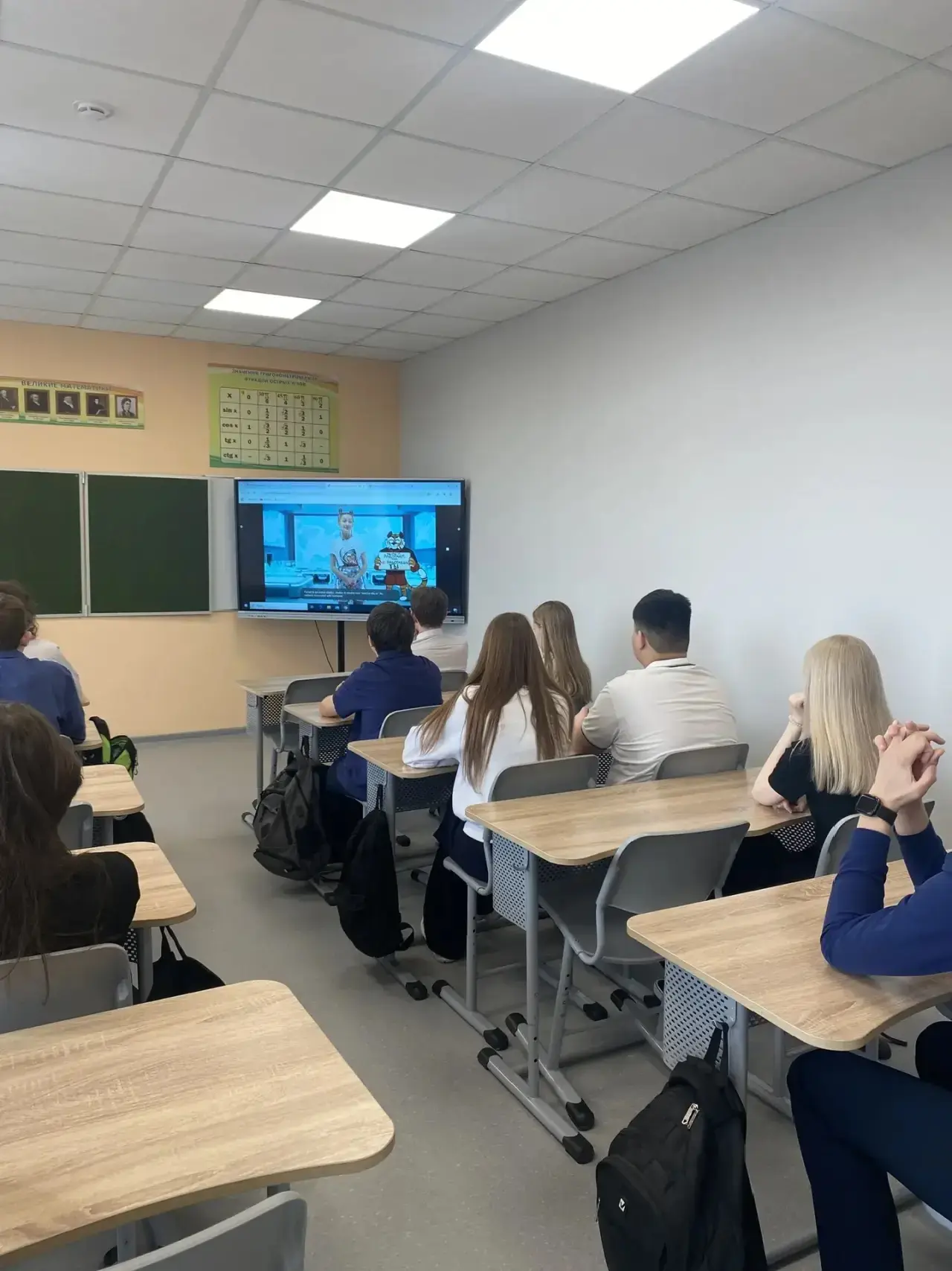 🇷🇺РАЗГОВОРЫ О ВАЖНОМ🇷🇺 Тема: 65 лет триумфа ко Дню космонавтики 💫  Сегодня, 13 апреля, прошел темати