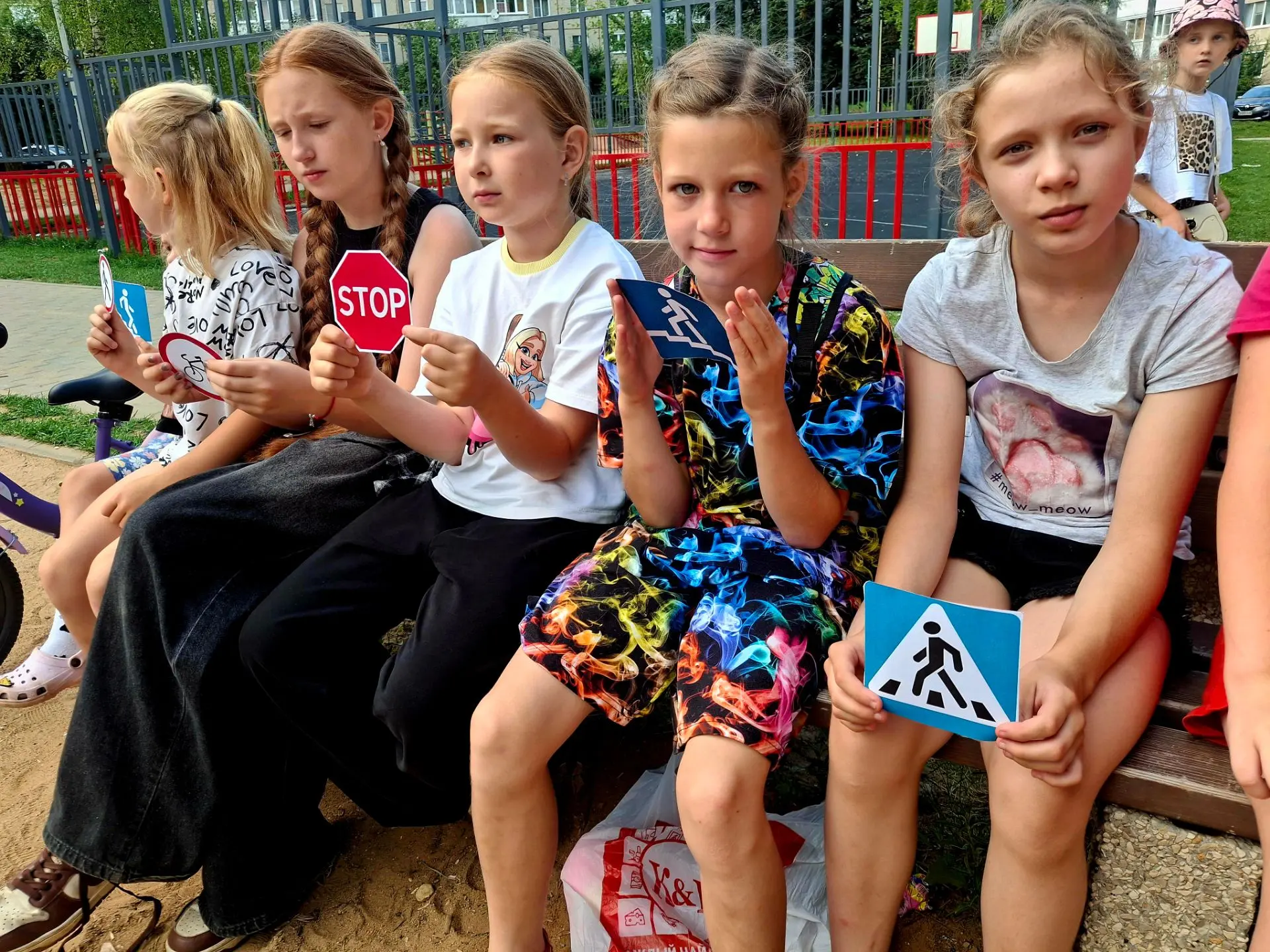 🎉 Сегодня в микрорайоне Восточный в рамках проекта дворового досуга «Выходи гулять!» п...