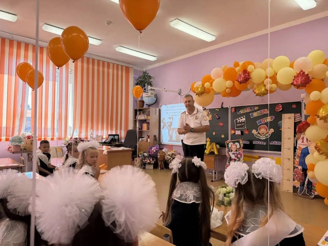 💐Госавтоинспекция Славянского района поздравила школьников с Днем знаний и напомнила о...