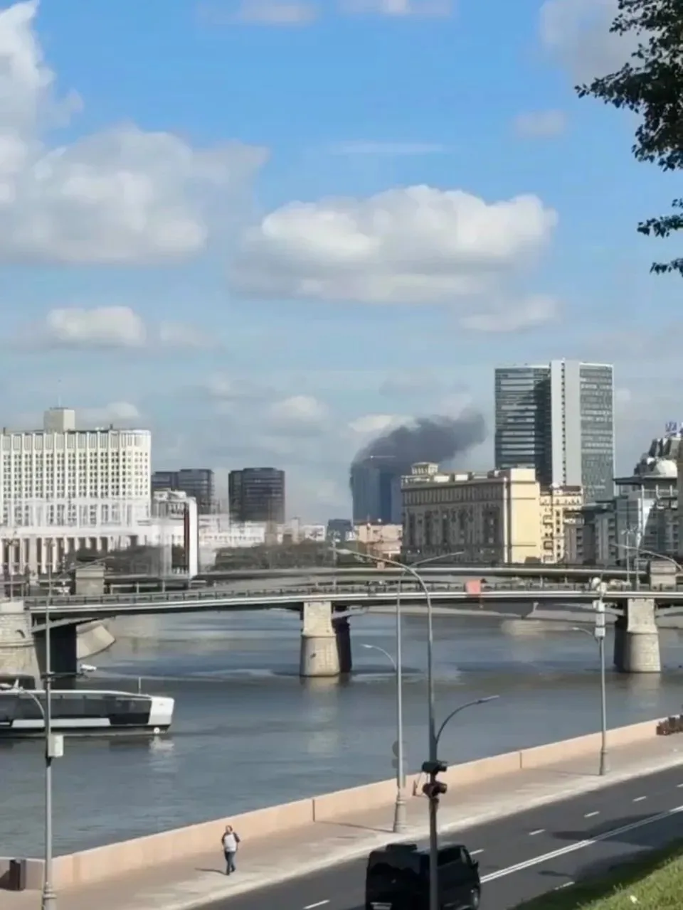 ❗️ Центр Москвы затянуло дымом