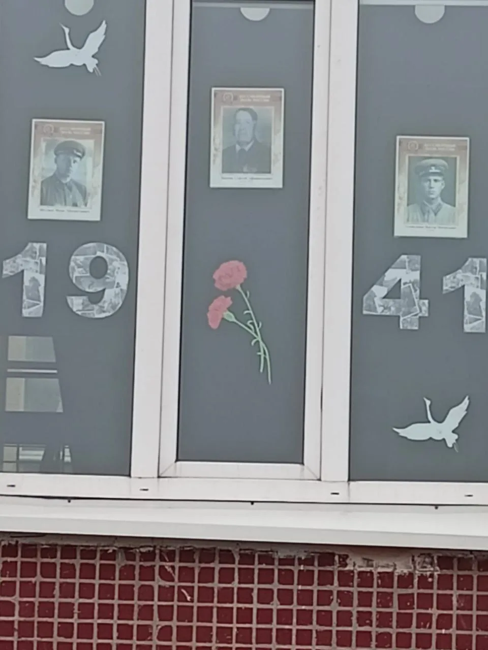 🕊АКЦИЯ "ОКНА ПОБЕДЫ"🕊  🇷🇺 В рамках Всероссийской акции "Окна Победы" в студенческом общежитии органи