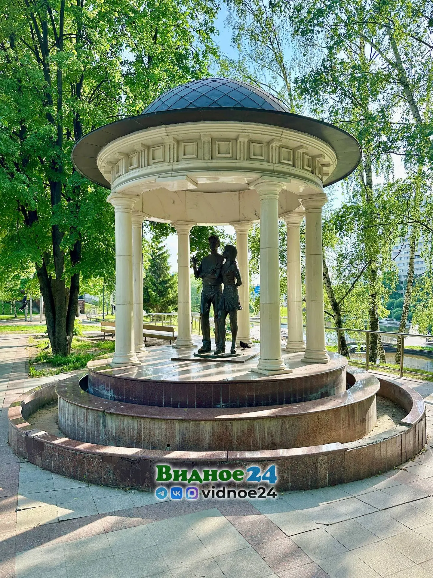 Видное, 20 мая 2026, 30 °С. В городе работает только три фонтана из шести.  Подписывайтесь на Видное