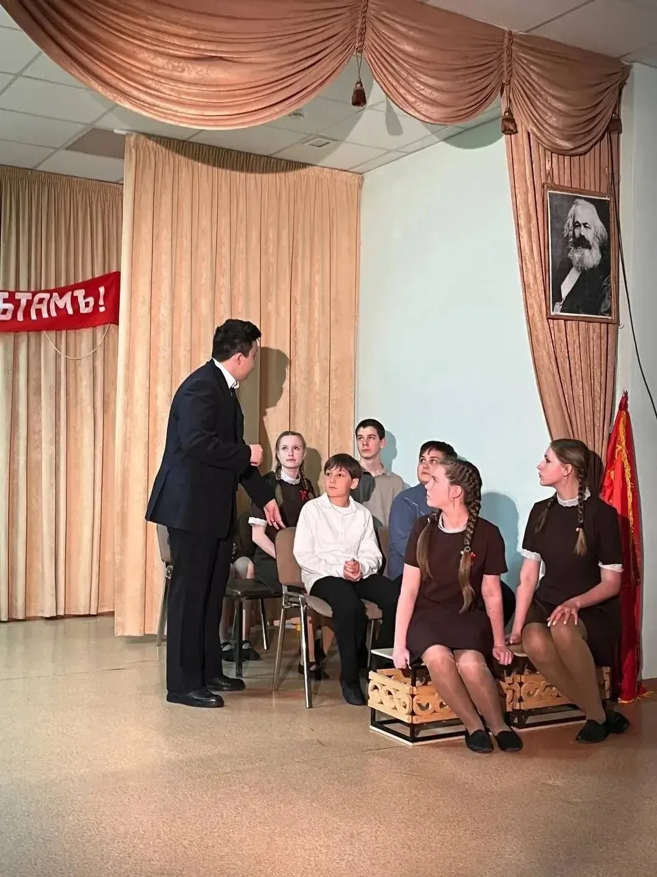 🎭14.05 в МАУ ЦК Подмосковье ДК "Клязьма" учащиеся театрального отделения Пироговской С...