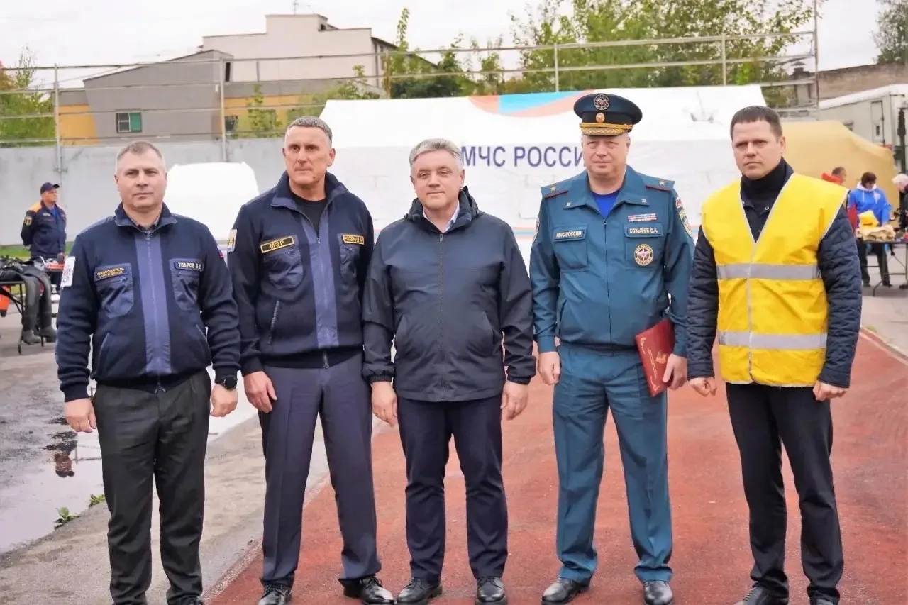 💪 Нештатные спасатели продемонстрировали свой профессионализм на региональных соревнов...
