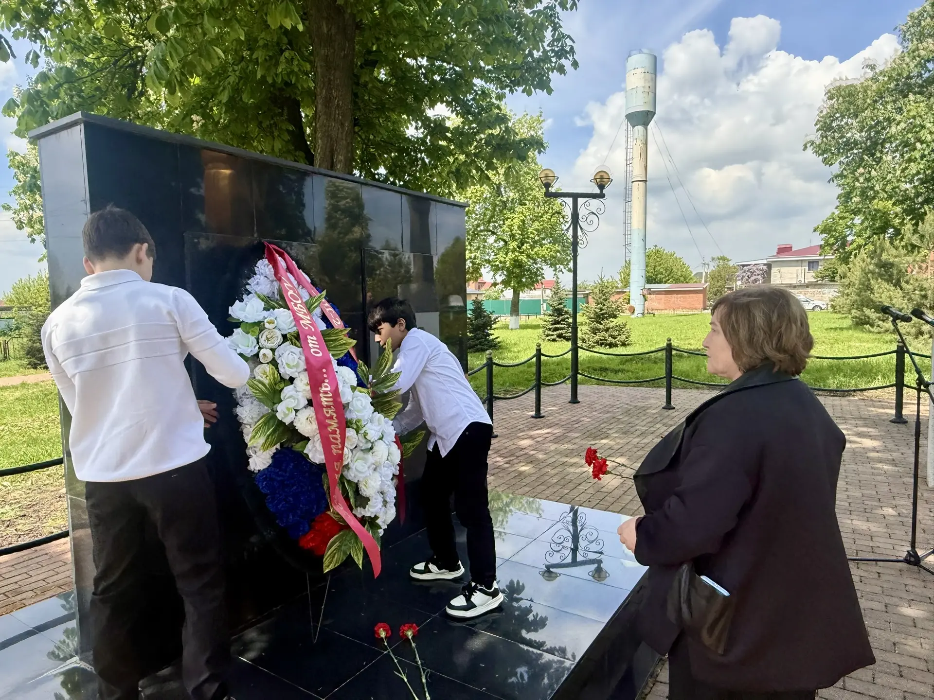Сегодня в Энемском городском поселении прошел памятный автопробег, посвященный героям Великой Отечес