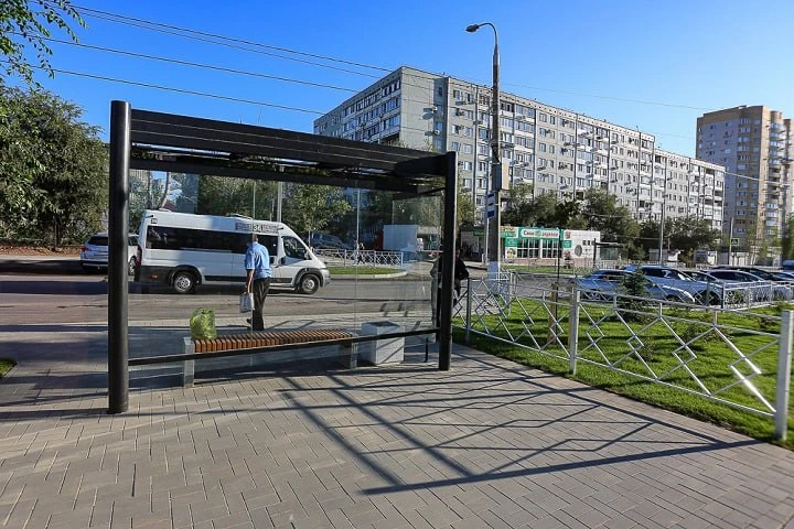 16 новых остановок с подсветкой появятся в южных районах города до конца дорожного сезона. 

На обус
