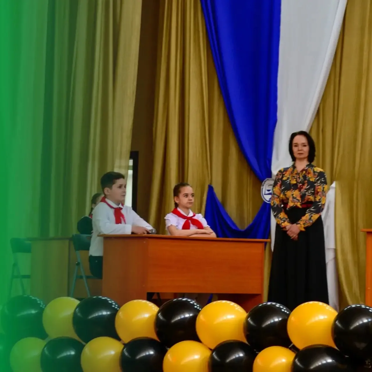 🇷🇺 Студенты и педагоги на одной сцене: в ДВФ РГУП имени В. М. Лебедева прошел концерт к 81-й годовщи