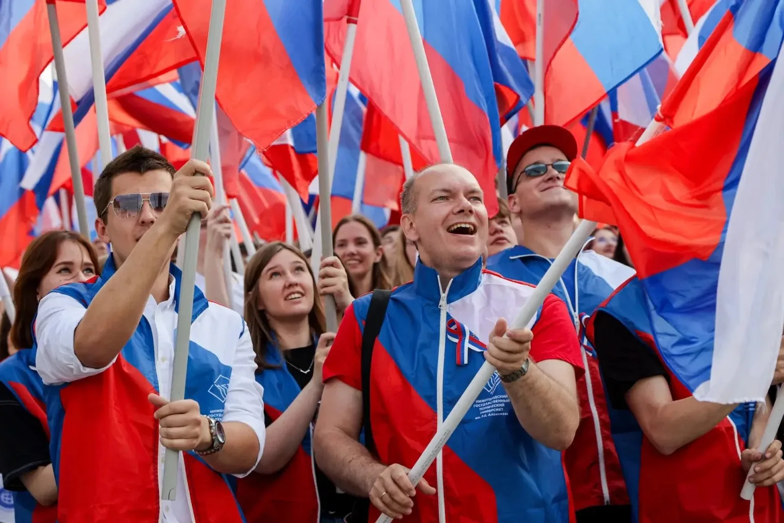 Уважаемые нижегородцы! От всей души поздравляю вас с Днем России - праздником, который ...