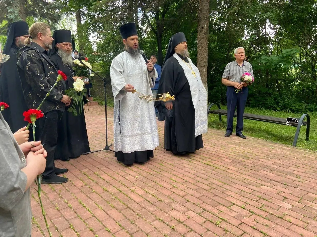 💥 Наши новости. В с. Новый Быт м.о. Чехов прошла церемония возложения цветов к Обелиску Победы, пос