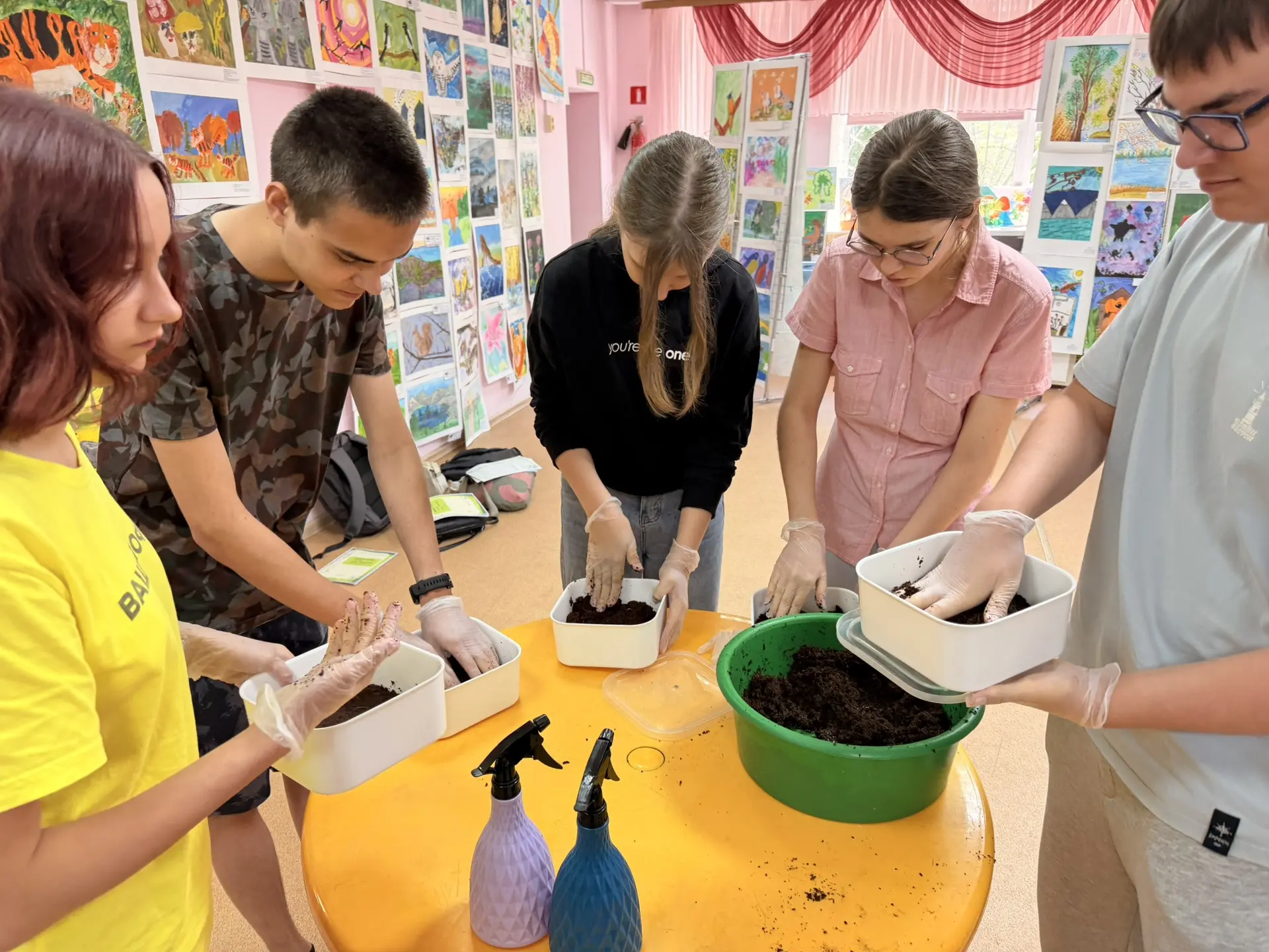🧬  10 дней науки и открытий! 🔬

С 15 по 26 июня школа-лагерь «Олимпиец» работает для ребят, которы