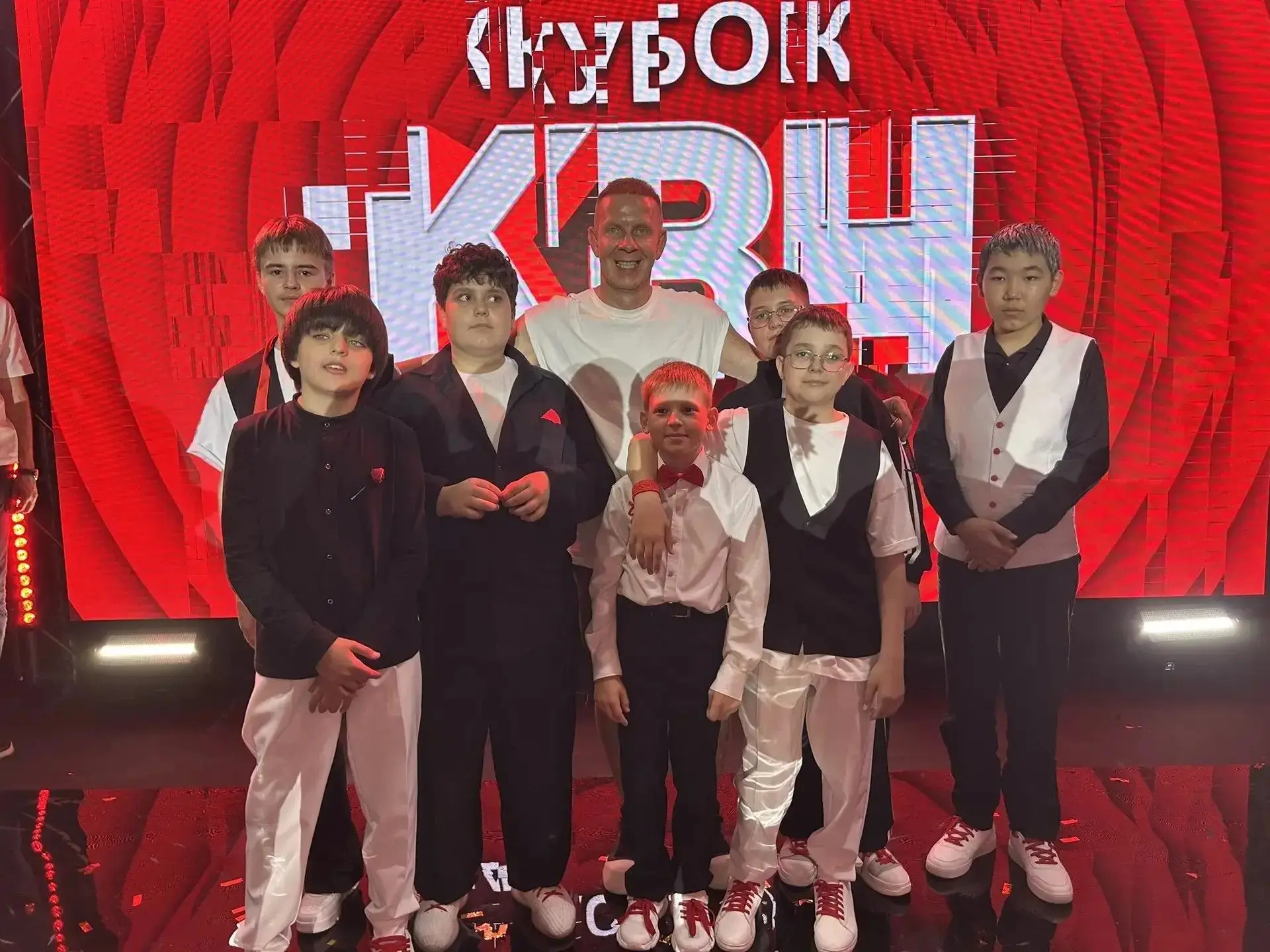 📢 10 июня команда КВН «Мало перемен» (СОШ №10) выступила на Корпоративной игре КВН компании «Лукойл