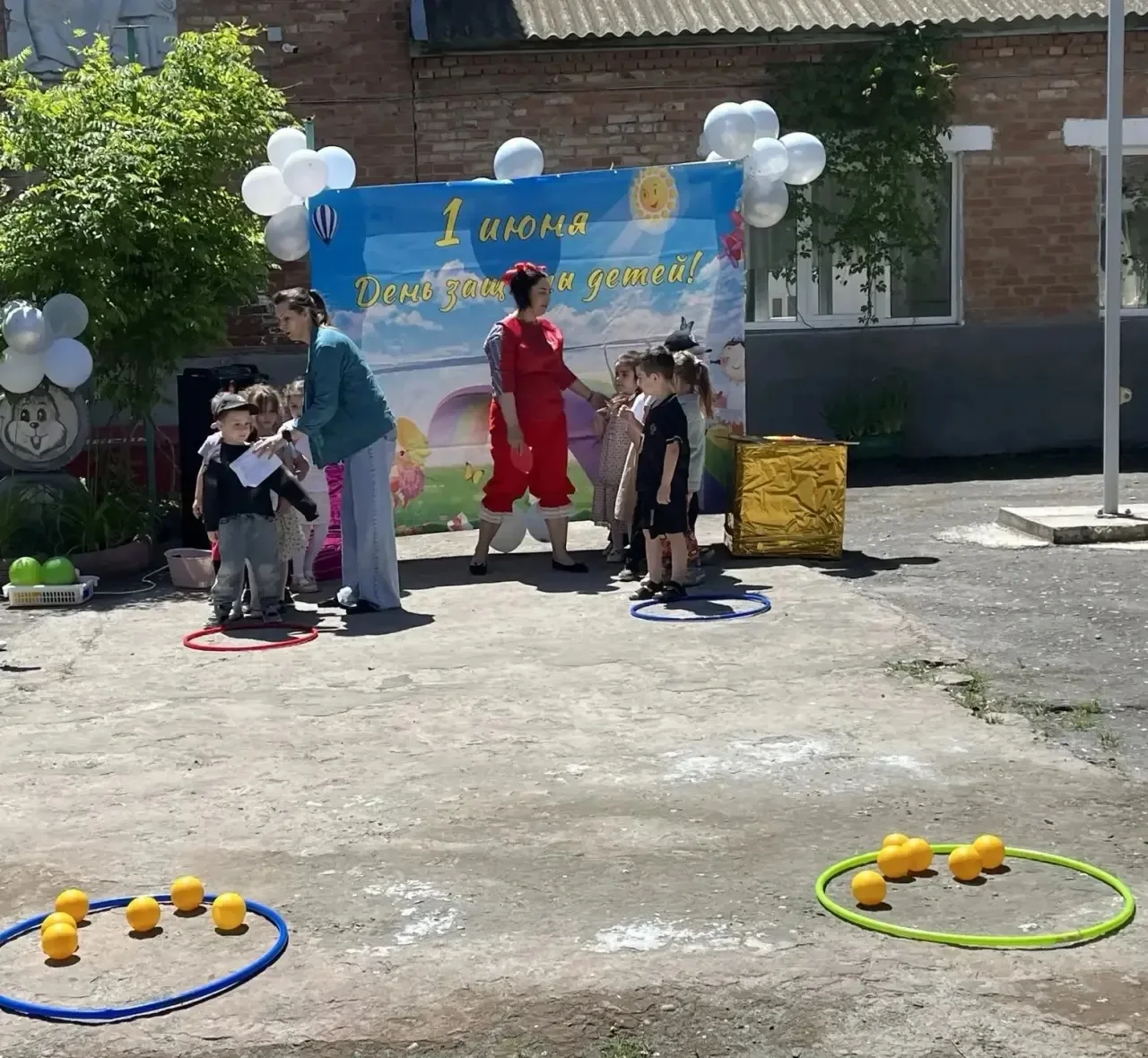Сегодня в МБОУ "ПРОГИМНАЗИЯ "ЛАСТОЧКА"  дружно и весело отметили "День защиты детей". Р...