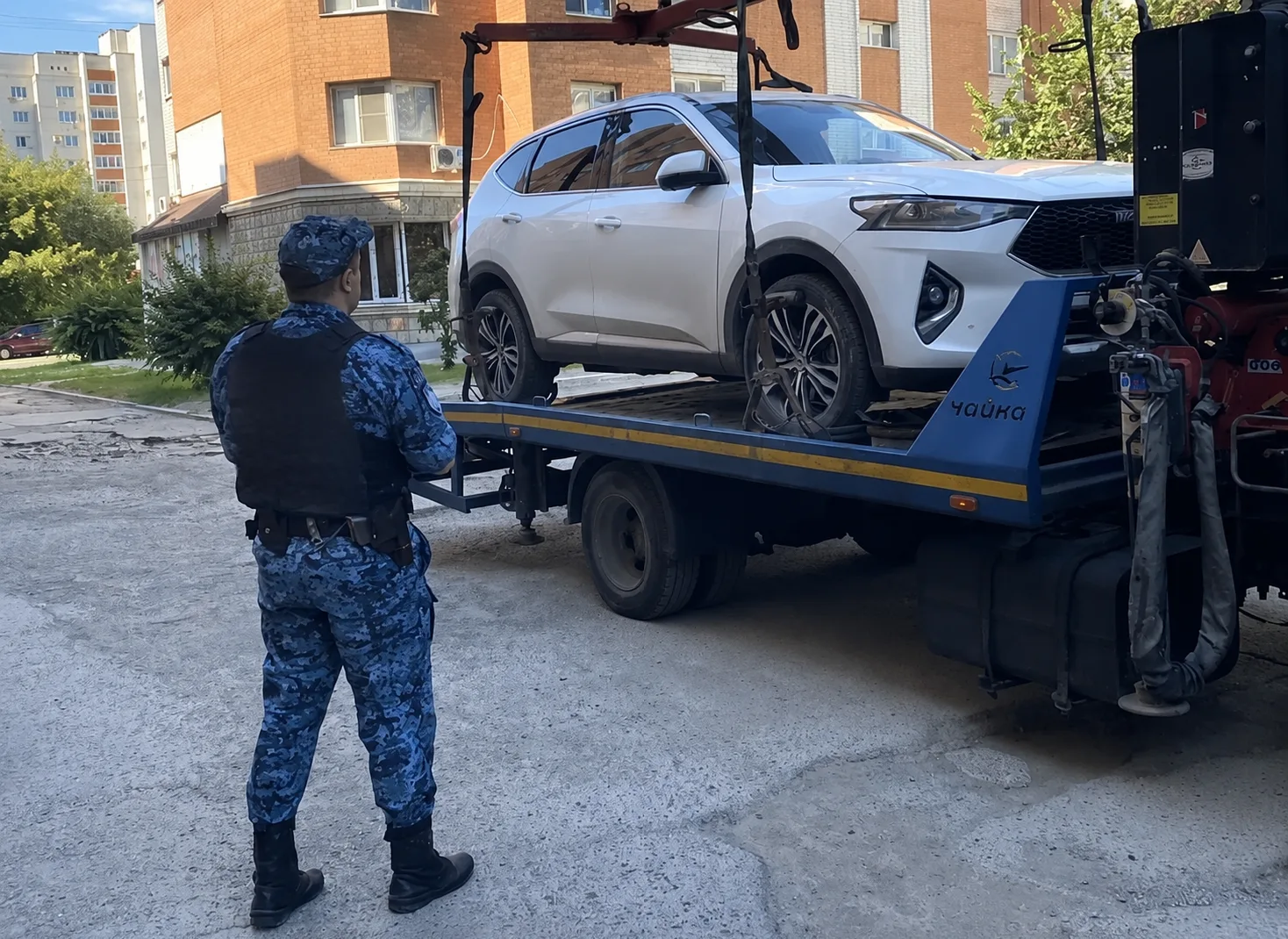 Волгоградская строительная компания погасила многомиллионный долг после ареста автомобиля

Строитель