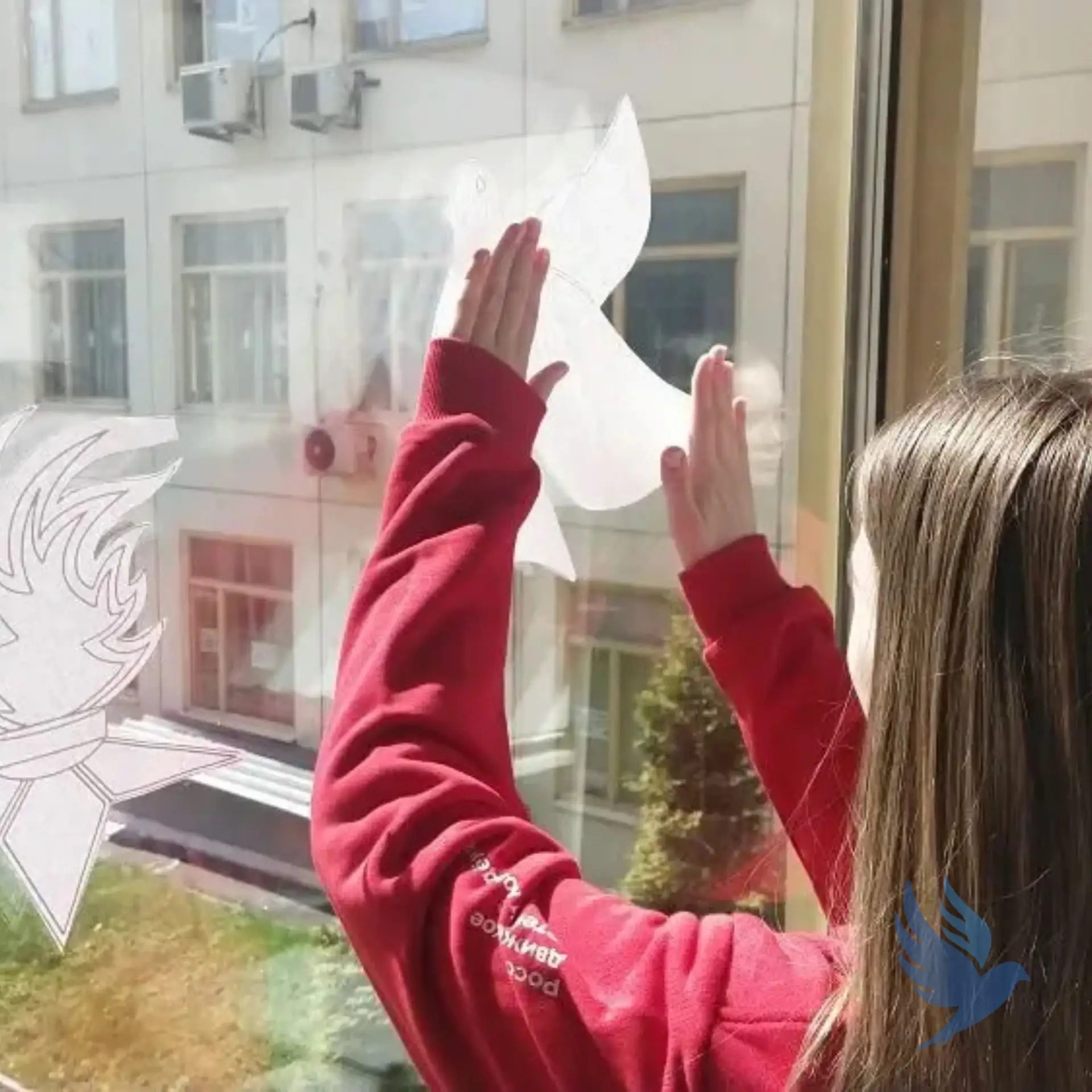 🕊️ Помним. Гордимся. Творим. 🇷🇺  Каждый год наша школа принимает участие во Всероссийской акции «Окн