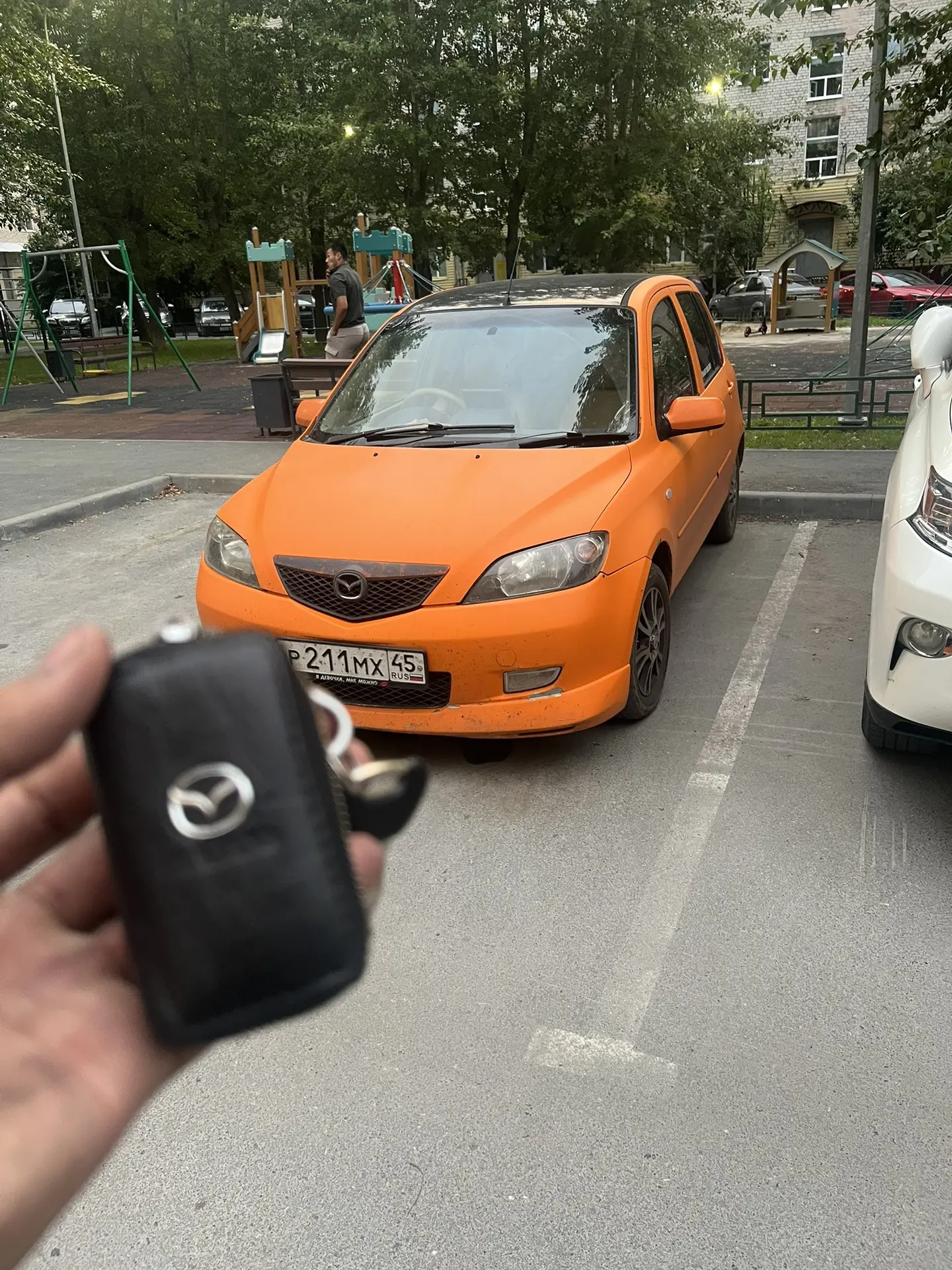 Мазда Демио