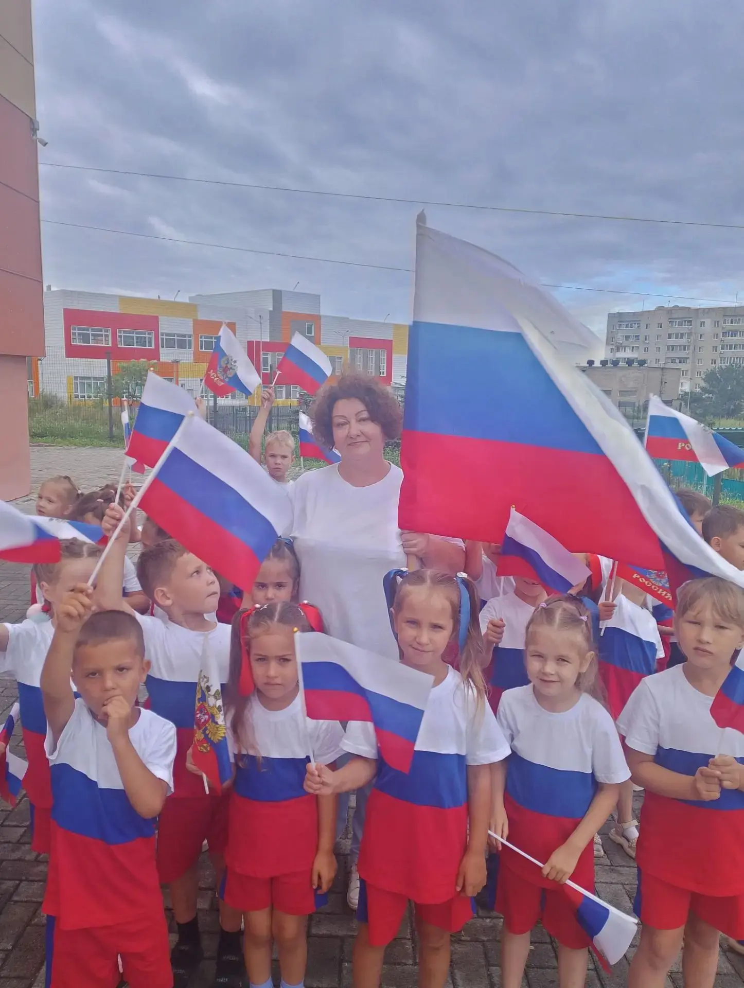 🇷🇺🎉 Приближается замечательный праздник – День Флага России! В нашем учреждении ребя...