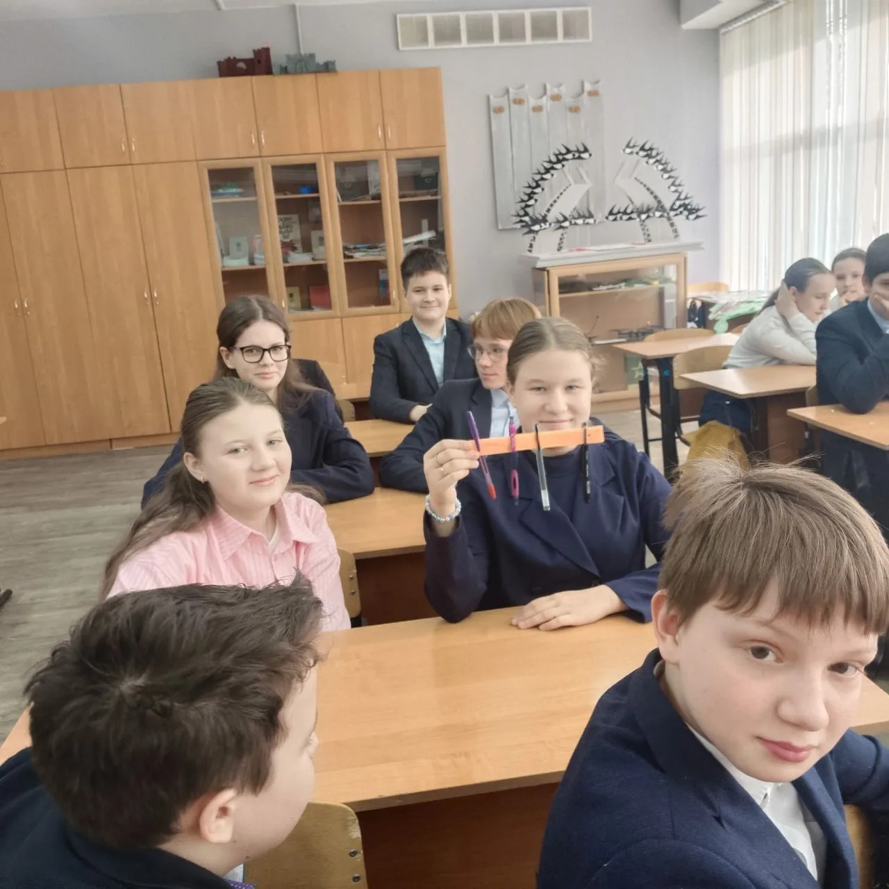 Сегодня профориентационный четверг, и тема занятия у шестиклассников - "Россия творческая: культура 