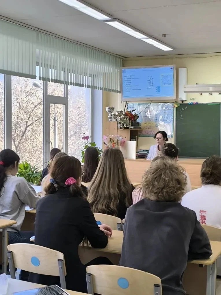 🏥В лицее прошло очередное занятие ребят естественно- научных классов с волонтерами- медиками УГМУ. Т