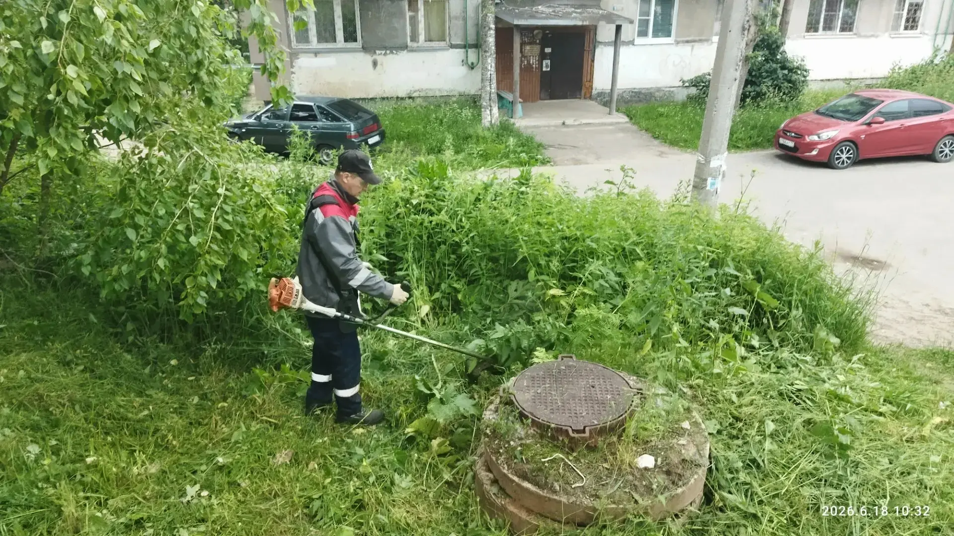 🌱ЖЭУ-6
Сотрудниками были проведены работы по покосу травы по адресу: ул. пр. Набережный, д. 2.