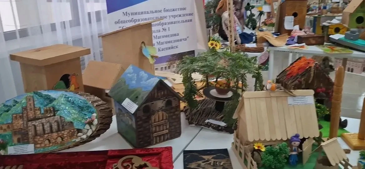 В Каспийске на базе Лицея №13 имени Расула Гамзатова состоялся праздник мастерства, собравший на сво
