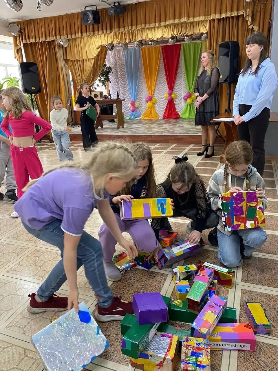 👨‍👩‍👧‍👦 ЧТО У ПАПЫ В СУНДУЧКЕ? ТАЙНЫ СЕМЕЙНОГО АЛЬБОМА!