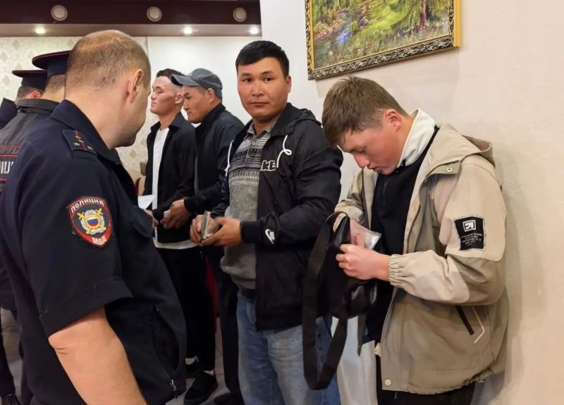 🇷🇺В Тюмени сотрудники отделов полиции №3, 7 и 8 провели мероприятие, направленное на ...