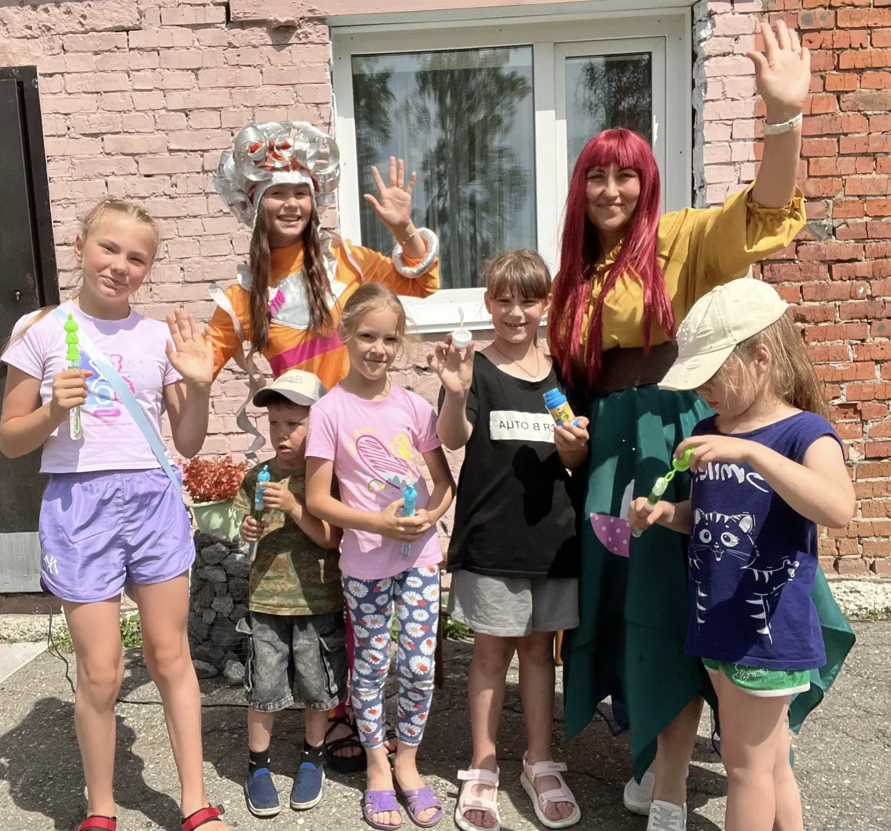 В Доме культуры «Романтик» прошёл День мыльных пузырей — с хохотом, брызгами и настоящи...