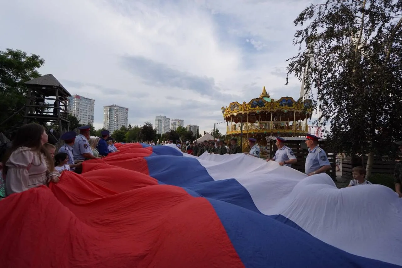 «В Волгограде в честь Дня России развернули 100-метровый государственный флаг»

Подписаться | Присла