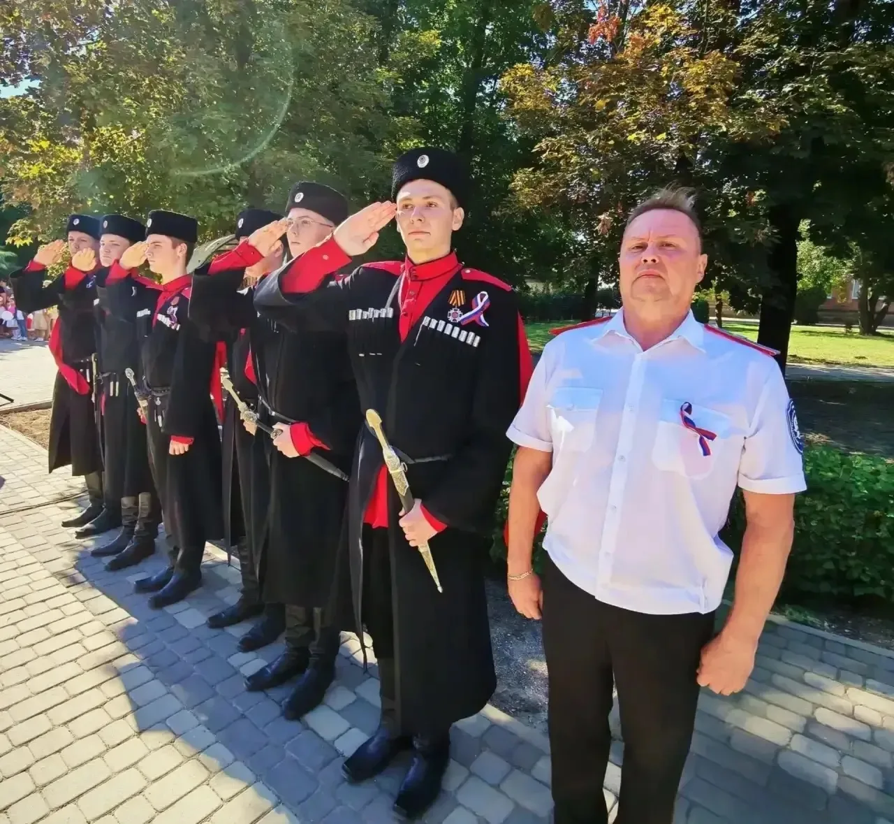 Торжественные мероприятия продолжаются 🇷🇺