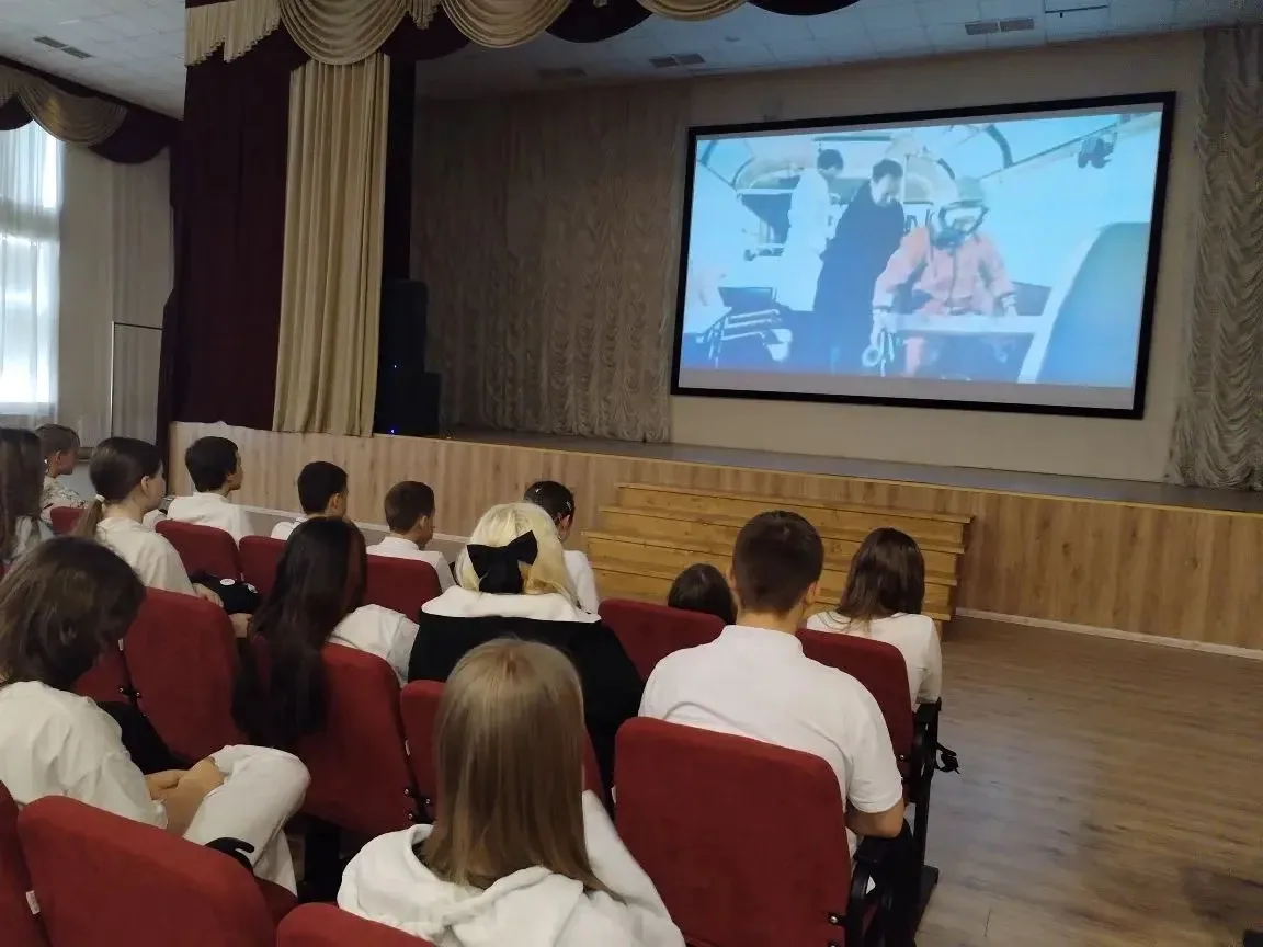 🚀✨ Семиклассники отправились в космическое путешествие!  На этой неделе ученики 7-х классов посмотре
