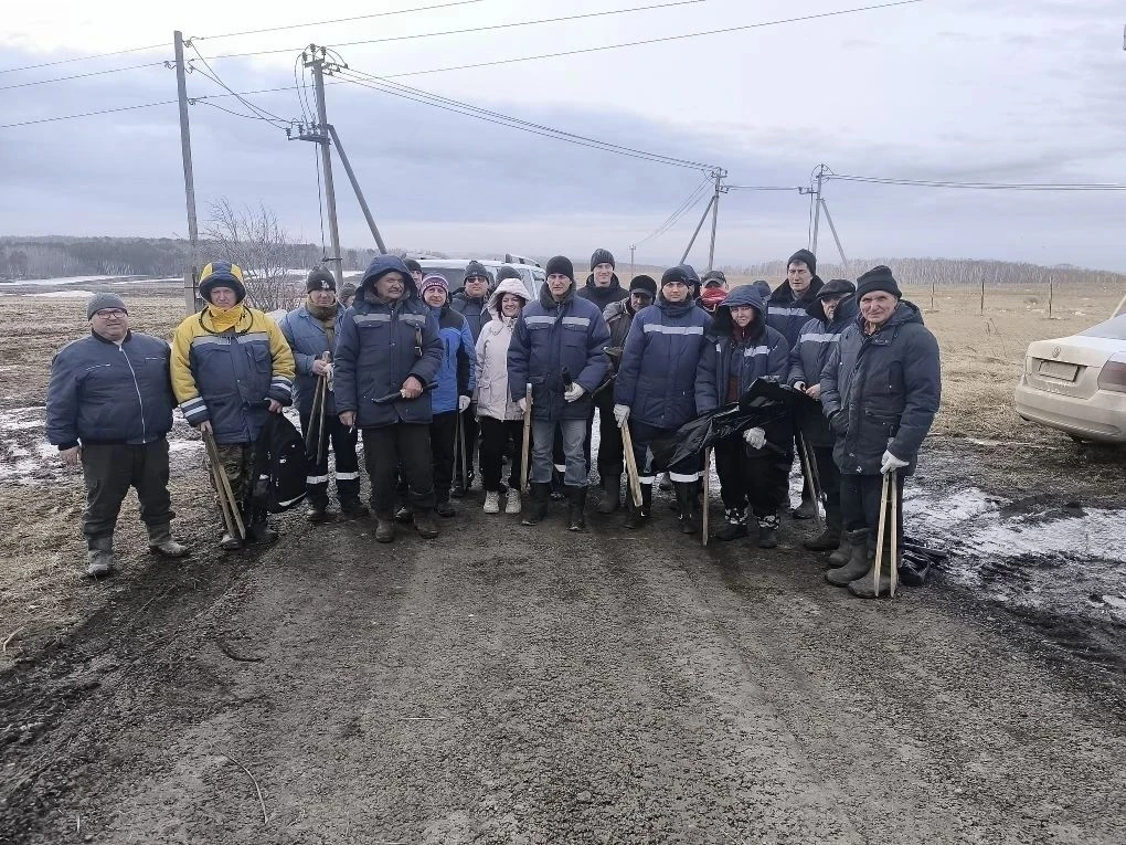 Уже около 1,5 месяцев проходят уборки санитарно-защитной зоны полигона ТБО г. Красноярска.