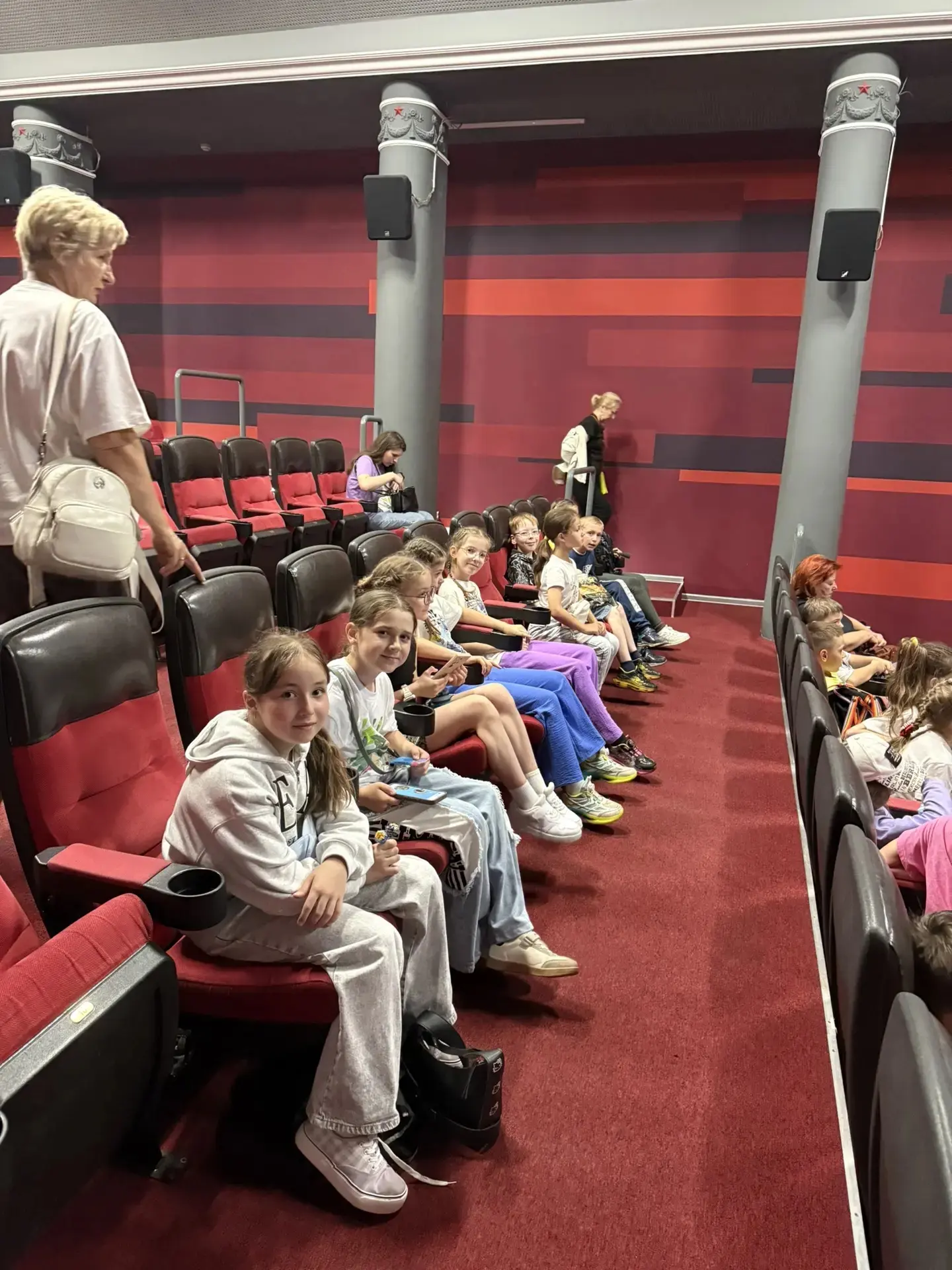 Чем живет лагерь: Дни творчества и открытий 🎨

Прошедшие два дня в ЛДП «В гостях у сказки» прошли п