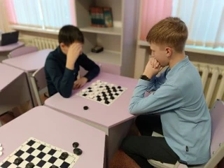“Предмет математики настолько серьёзен, что полезно не упускать случаев делать его немного занимател