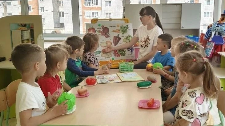 С наступлением лета, с 1 июня, наш детский сад перешёл на обновлённое сезонное меню. Эт...