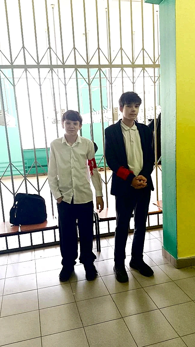 👧👦🏻 Школьные дела : дежурство.  🏣👁️Еще одна неделя позади,  и мы всматриваемся в сделанное на благо 