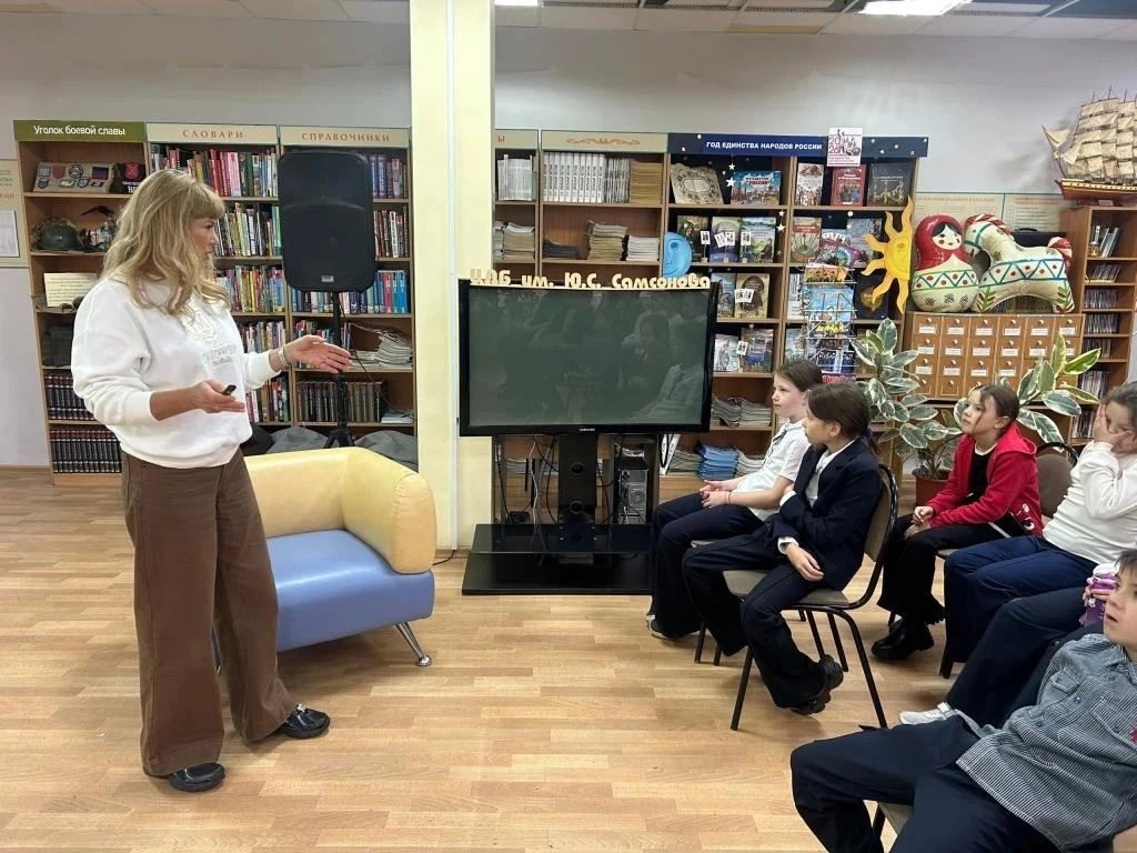 📒 Уроки по финансовой грамотности повели для иркутских школьников младших классов.