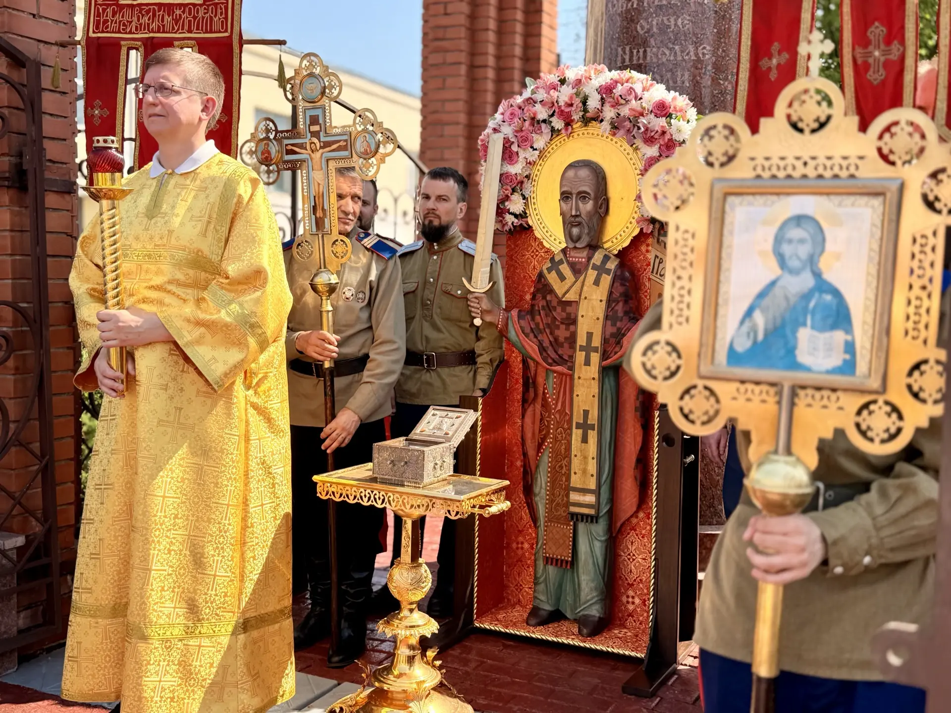 В Можайске с крестным ходом и молебном отметили 795-летие города и день Николая Чудотворца  22 мая М