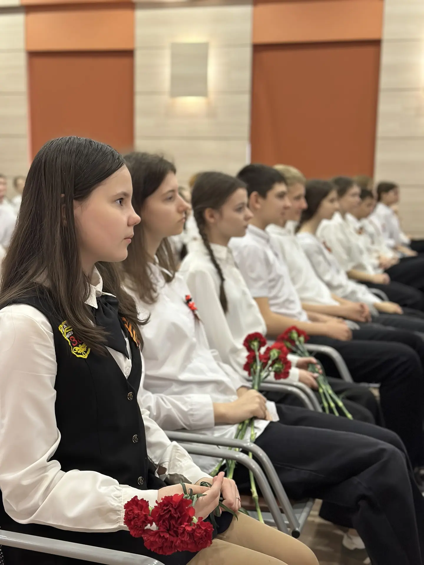 ✨ В нашей школе произошло важное и трогательное событие! ✨  Сегодня состоялось торжественное открыти