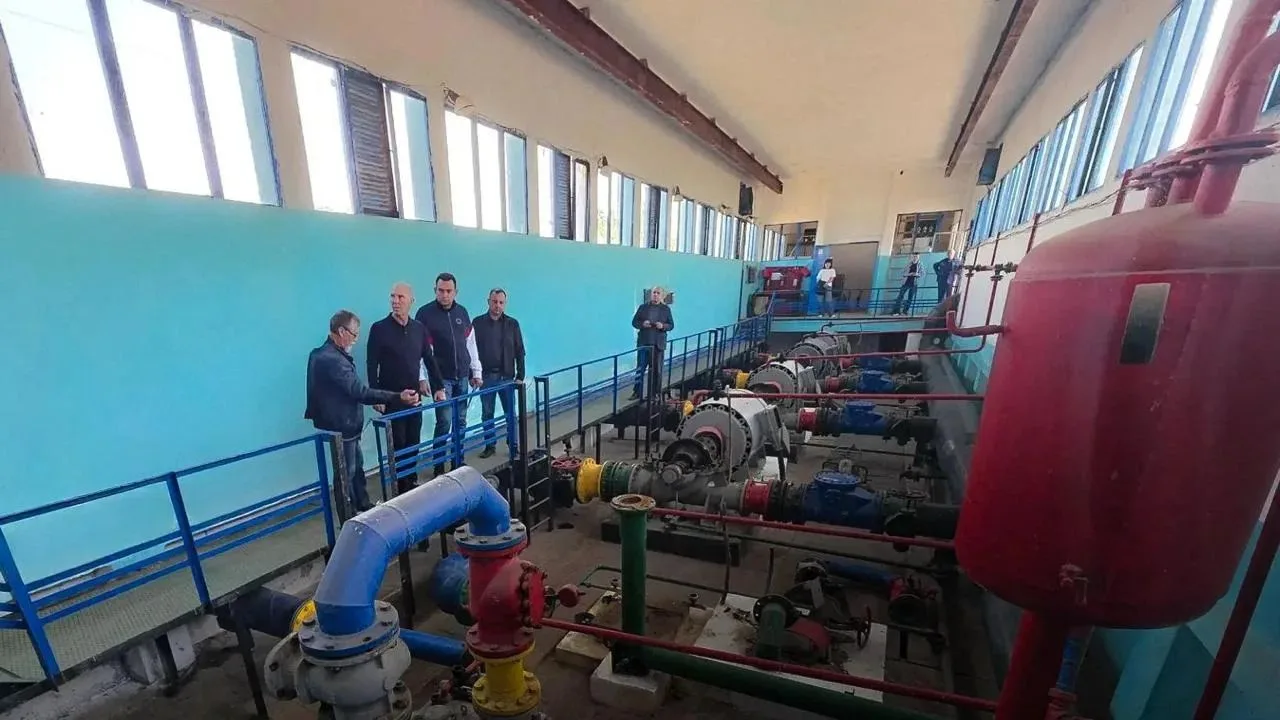 🔵 В Новотроицком округе сохраняют насосную станцию после обстрела.