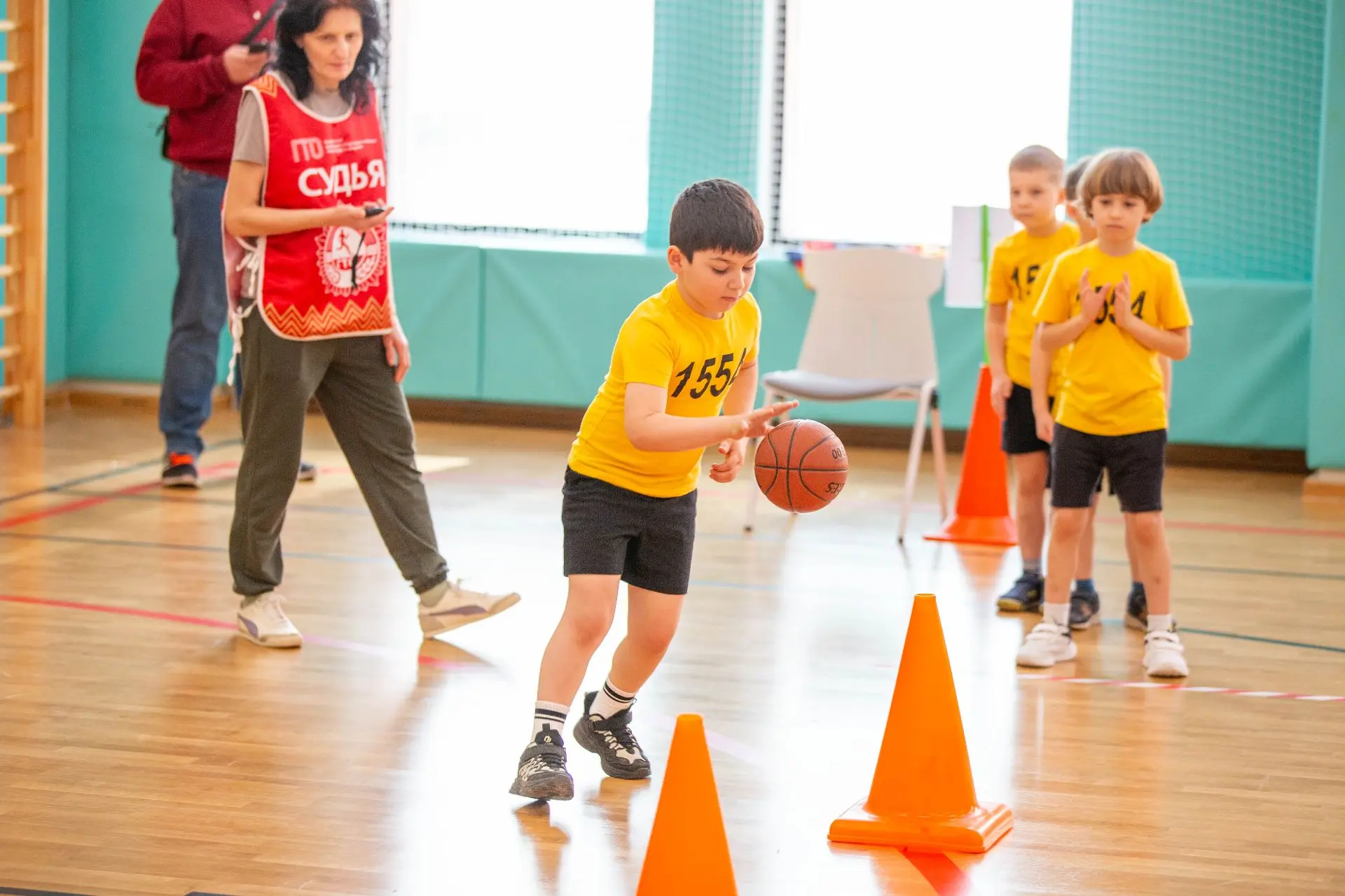 🏀 «Школа мяча» — весёлый спортивный праздник для малышей!  В нашей школе прошёл окружной этап фестив