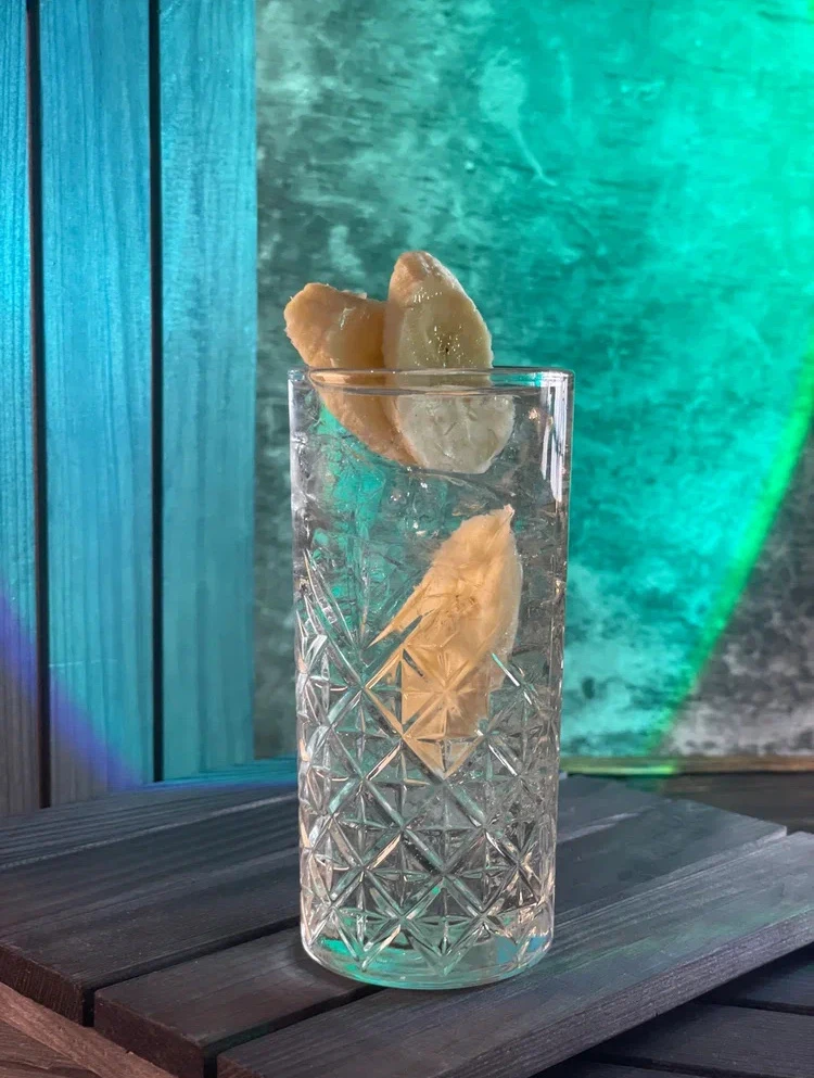 🍹Представляем вам одну из самых интересных позиций обновленной коктейльной карты - «Ба...