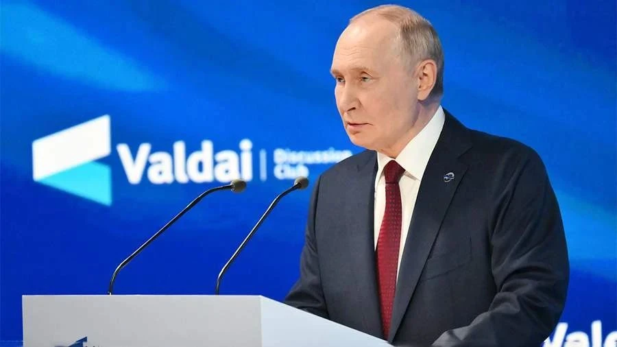 🇷🇺 Владимир Путин: уровень жизни в Донбассе и Новороссии необходимо повысить как можн...