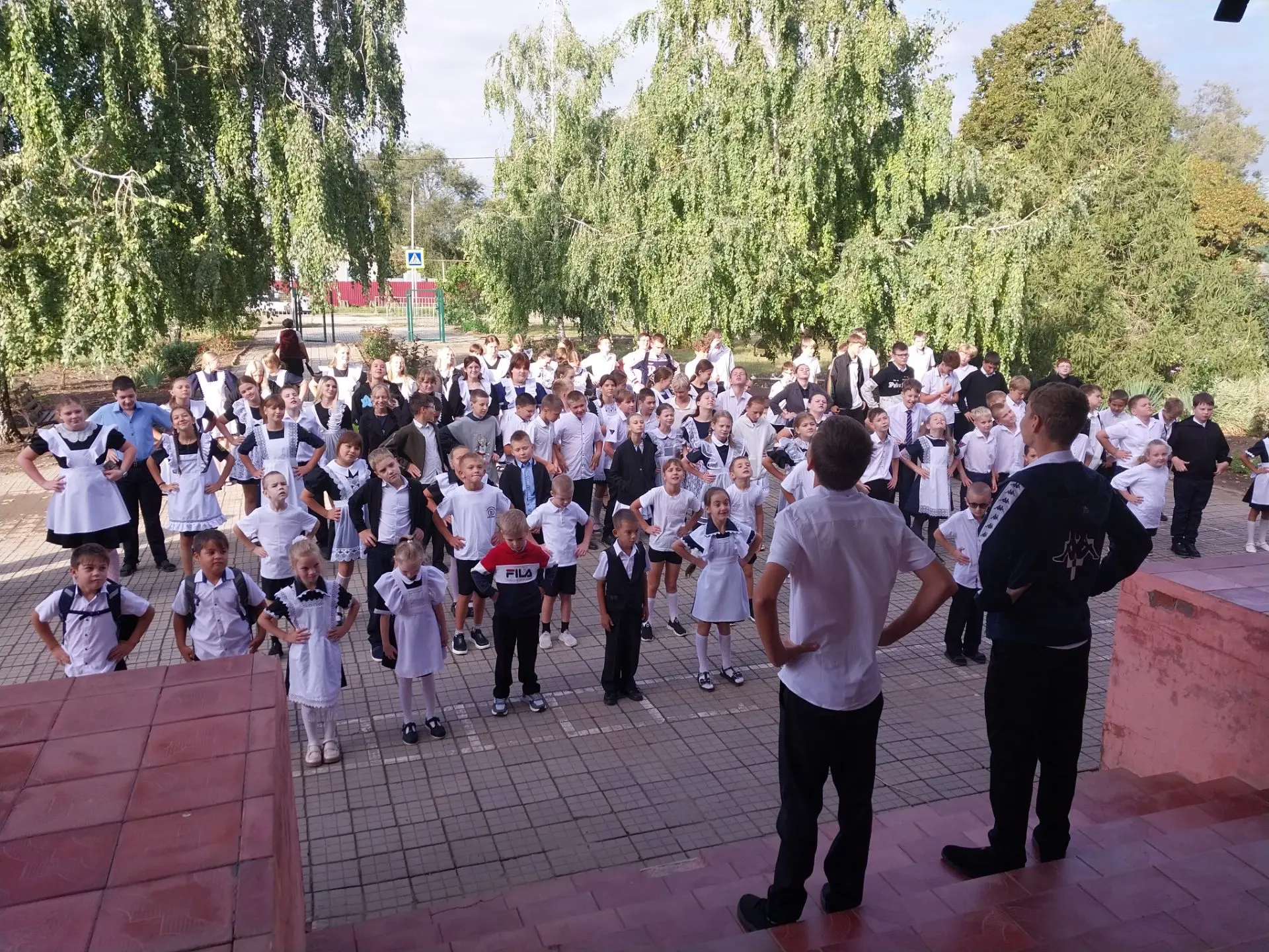 ✨Что может быть лучше, чем начать учебный день с улыбки и небольшой разминки? Наша утре...