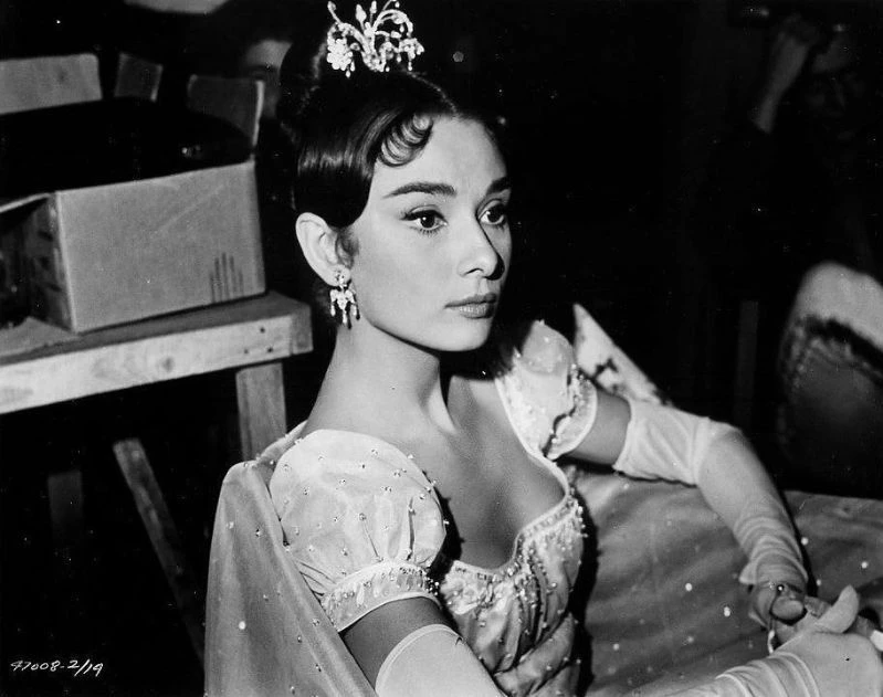 Закулисные снимки Одри Хепбёрн в роли Наташи Ростовой, 1956 год