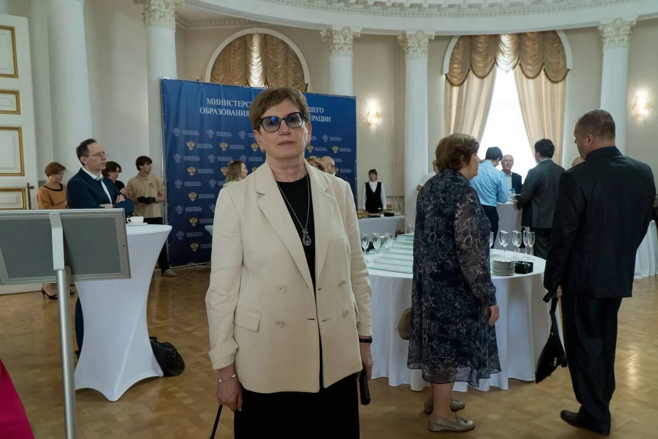 Ректор ИСИ, кандидат философских наук, профессор Ирина Наумовна Сухолет получила высокую государстве