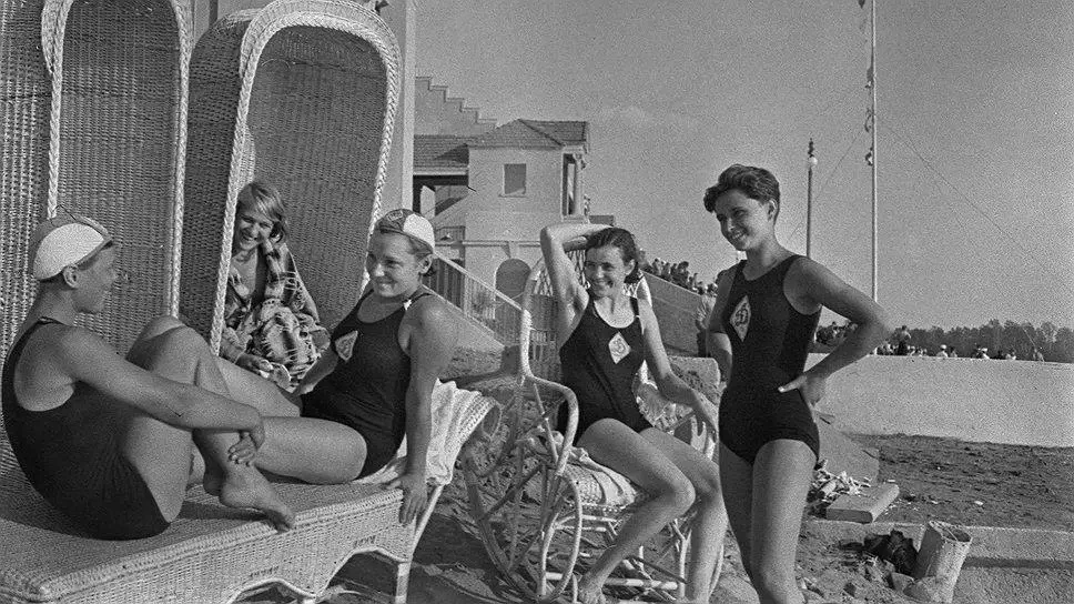 🎞️Выходные на Химкинском пляже, 1930-е
