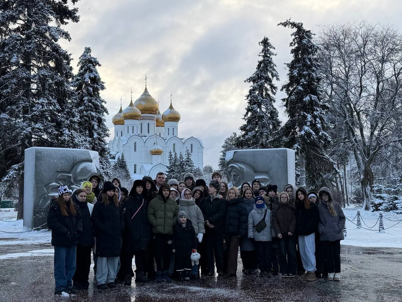 С 25 по 29 декабря учащиеся 10-х классов, вместе с Шамисом Н.А. и Моторовой В.Ю. совершили сказочное