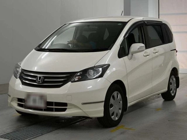 Нашли шикарный, гаражный экспонат - Honda Freed, Который купил кто то другой, а мы прив...